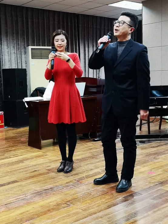 1548819306876686.jpg 主持.jpg